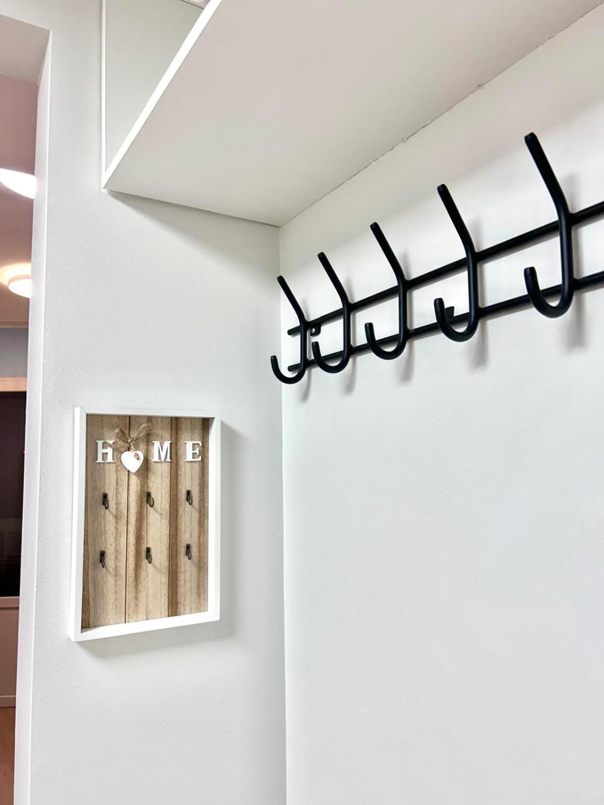 Stella'S Apartment - City Center - Free Secure Parking - Big Sun Terrace - Air Conditioning - Wifi - Tram To The Tallinn Bus Station And Old Town Extérieur photo