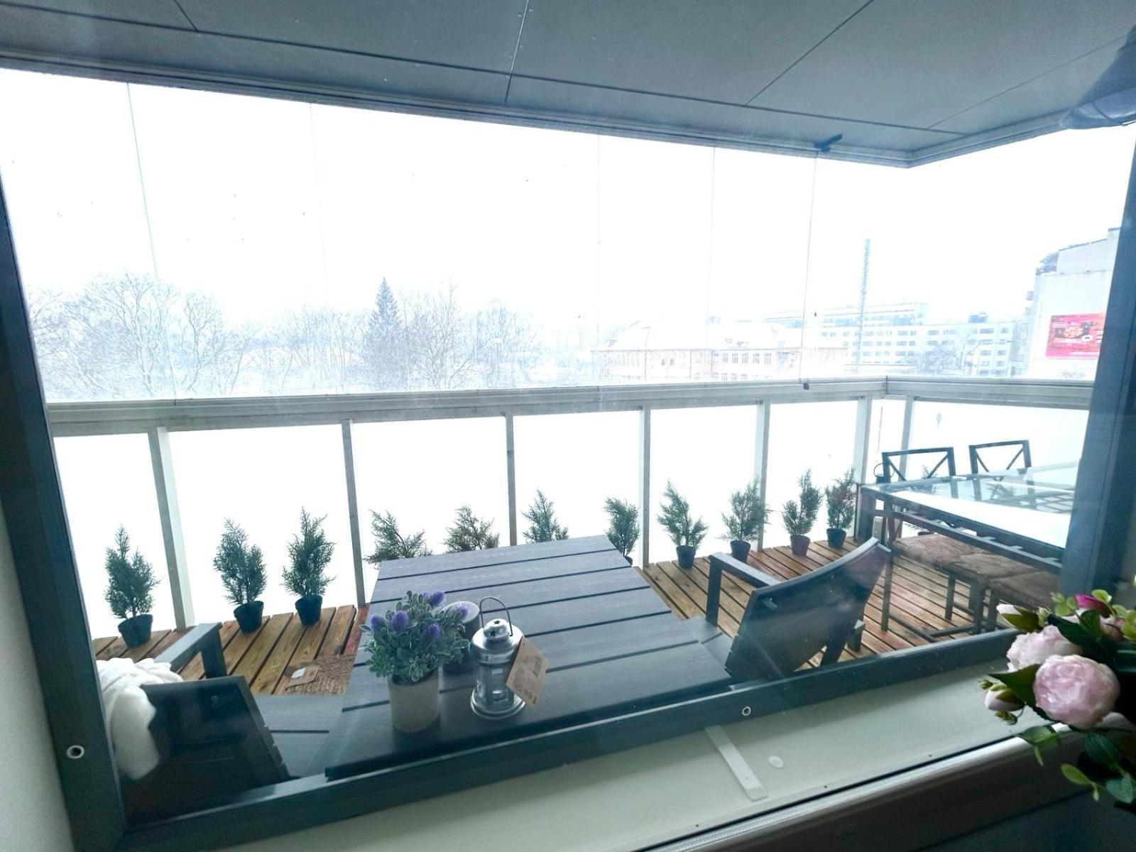 Stella'S Apartment - City Center - Free Secure Parking - Big Sun Terrace - Air Conditioning - Wifi - Tram To The Tallinn Bus Station And Old Town Extérieur photo