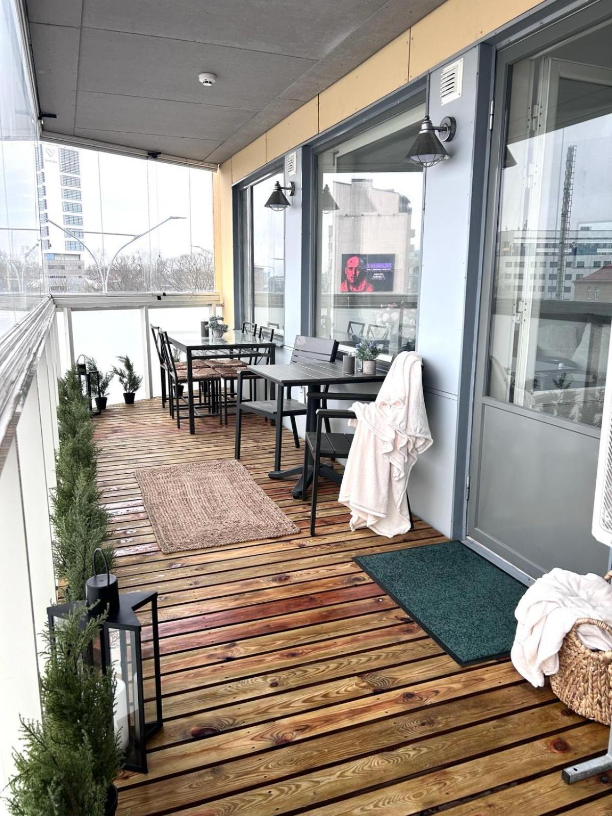 Stella'S Apartment - City Center - Free Secure Parking - Big Sun Terrace - Air Conditioning - Wifi - Tram To The Tallinn Bus Station And Old Town Extérieur photo