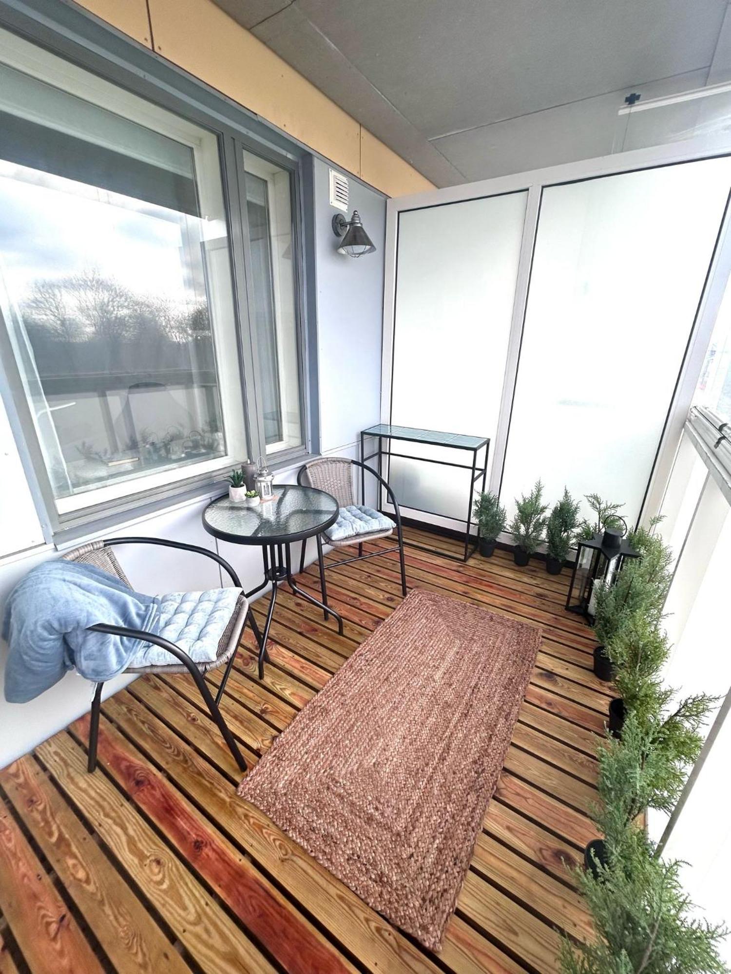 Stella'S Apartment - City Center - Free Secure Parking - Big Sun Terrace - Air Conditioning - Wifi - Tram To The Tallinn Bus Station And Old Town Extérieur photo