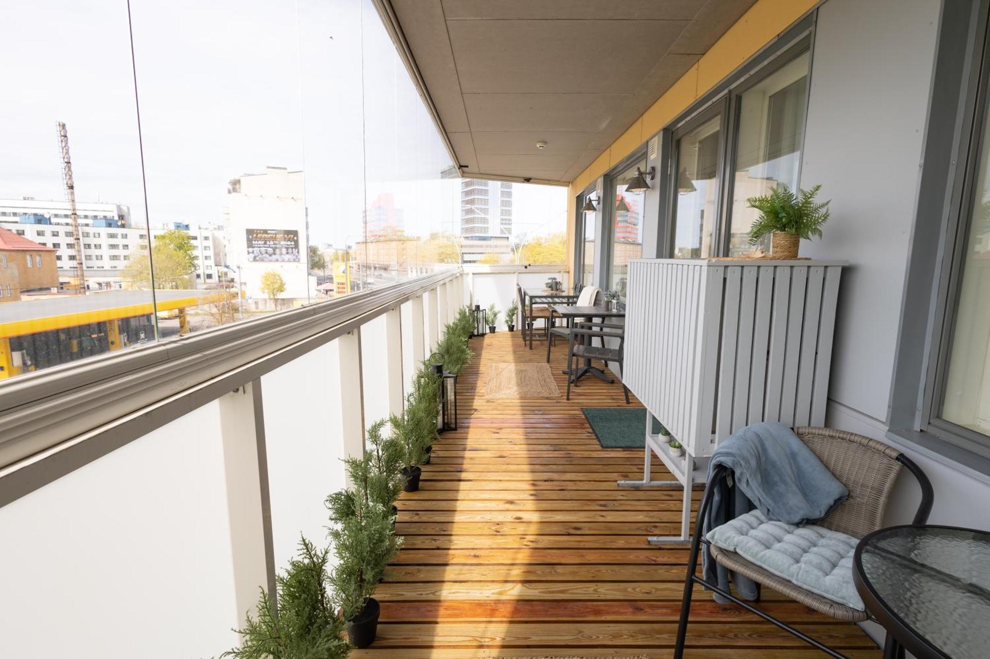 Stella'S Apartment - City Center - Free Secure Parking - Big Sun Terrace - Air Conditioning - Wifi - Tram To The Tallinn Bus Station And Old Town Extérieur photo
